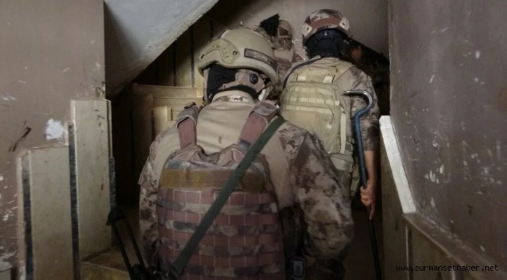 FETÖ Operasyonunda 15 Gözaltı