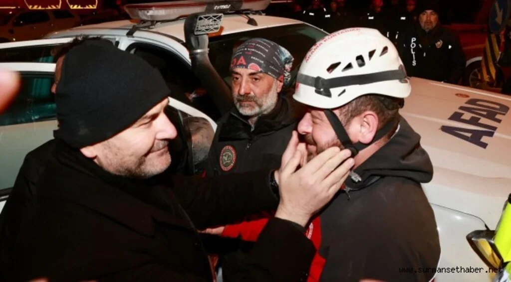 Süleyman Soylu Hatay Antakya'da, Devam Eden Arama Kurtarma Çalışmalarında İncelemelerde Bulundu