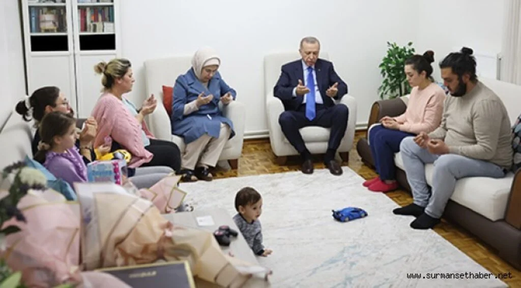 Cumhurbaşkanı Erdoğan, depremzede Hülya Çelebi ve ailesini ziyaret etti