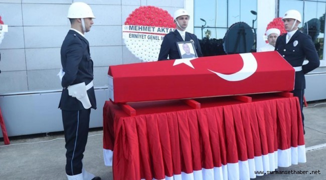 Samsun'da şehit polis Mustafa Ata Traş için Emniyet önünde tören!