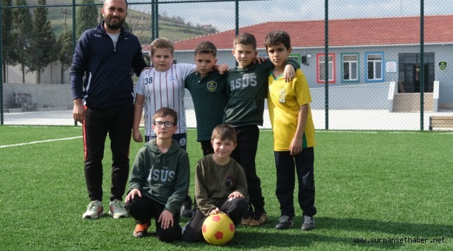   Tekkeköy’de öğrencilere futbol eğitimi