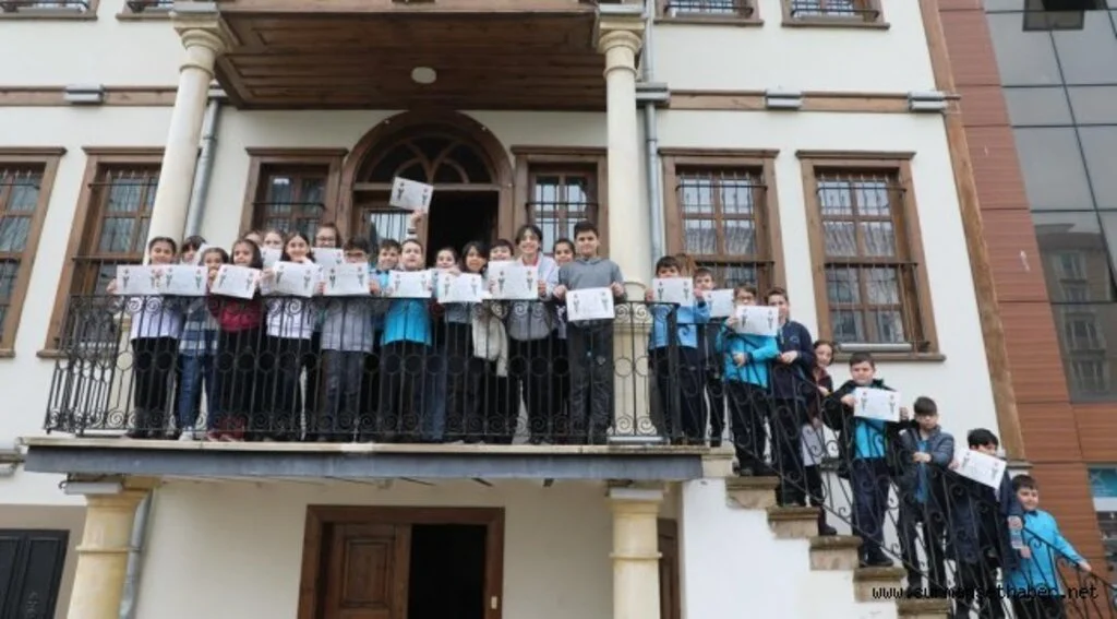 TEVFİK İLERİ ORTAOKULU ÖĞRENCİLERİ TÜRK İSLAM SANAT MERKEZİ’NE HAYRAN KALDI