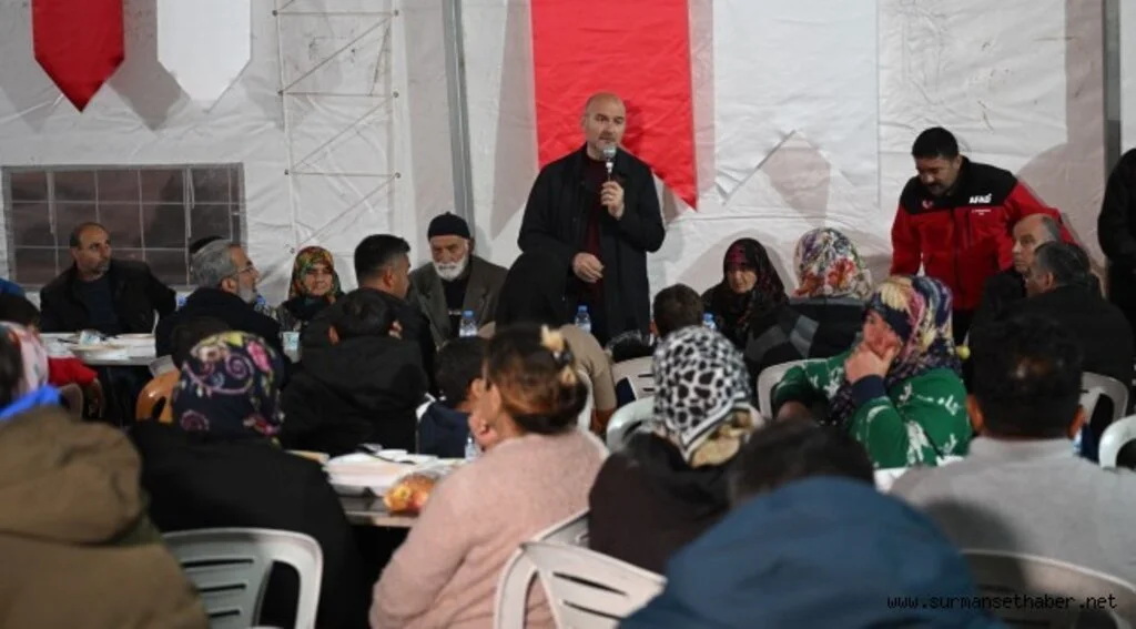 İçişleri Bakanı Süleyman Soylu, Pazarcık’ta depremzedelerle iftar yaptı: Allah nasip edecek bir yıl içerisinde kalıcı konutlara geçilecek