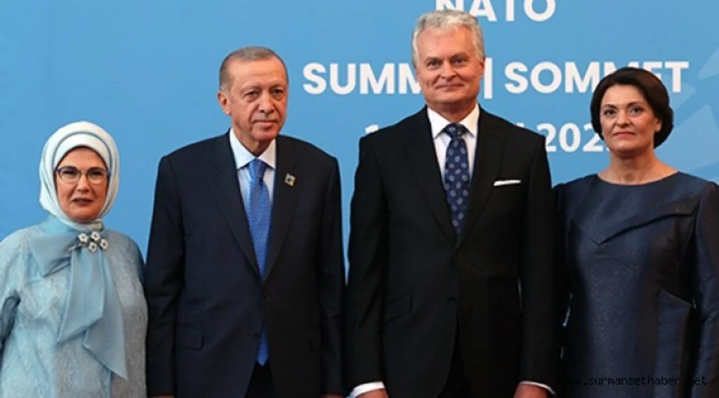 Cumhurbaşkanı Erdoğan ve eşi Emine Erdoğan, NATO Zirvesi akşam yemeğine katıldı
