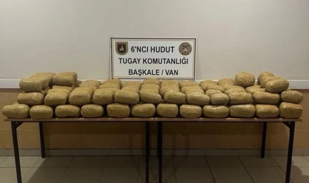 Hudut Kartalları143 kilogram toz esrar ele geçirdi
