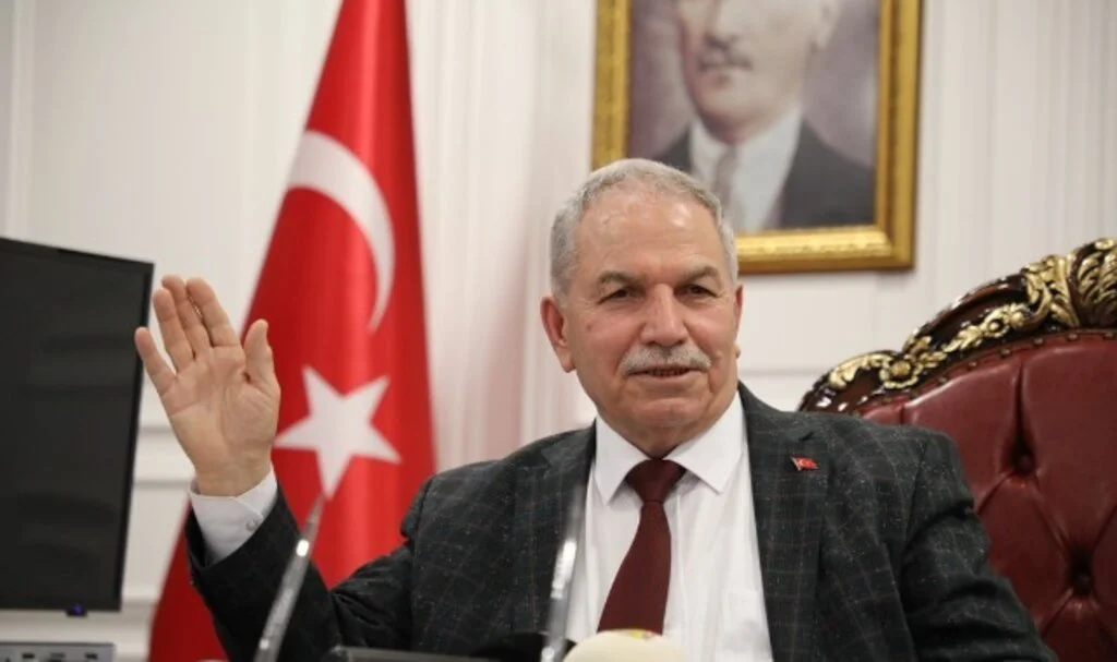 BAŞKAN DEMİRTAŞ BERAT KANDİLİNİ KUTLADI