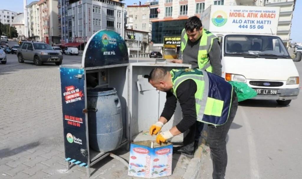 İLKADIM’DA MODERNİZE EDİLEN AYPİKUTLAR YENİ GÖRÜNÜMÜYLEDE TAKDİR TOPLUYOR