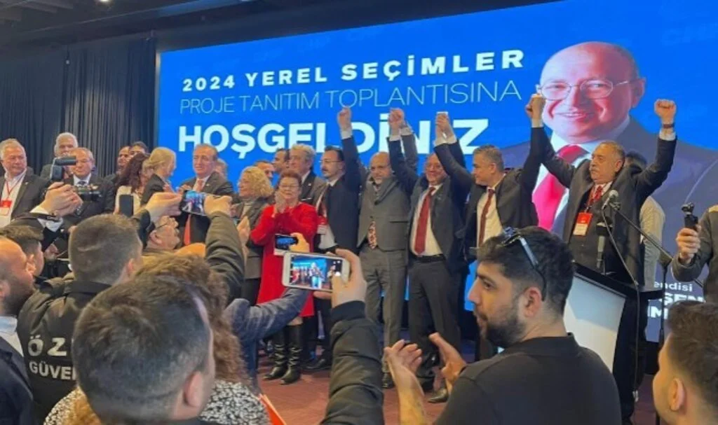 İYİ Parti'den istifa etti, CHP'li Murat Şenel'e desteğini açıkladı