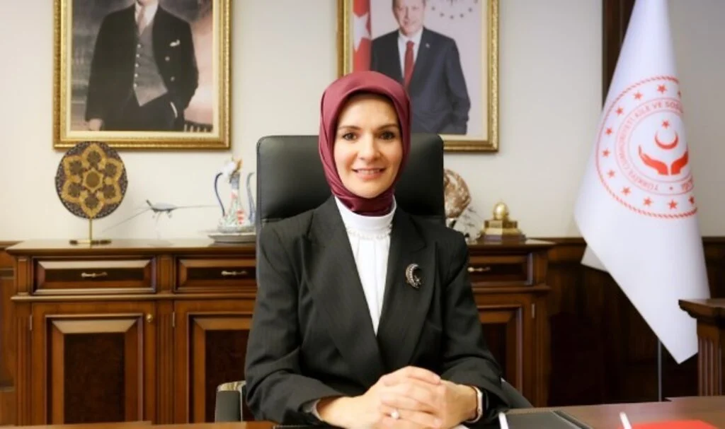Aile ve Sosyal Hizmetler Bakanı Göktaş yabancı kadın bakanlara "Anneler Günü" dolayısıyla mektup yazdı