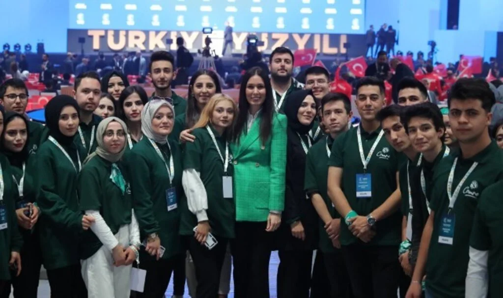 Çiğdem Karaaslan: ''Gençlik; bugünümüzün gücü, yarınların güvencesidir.''