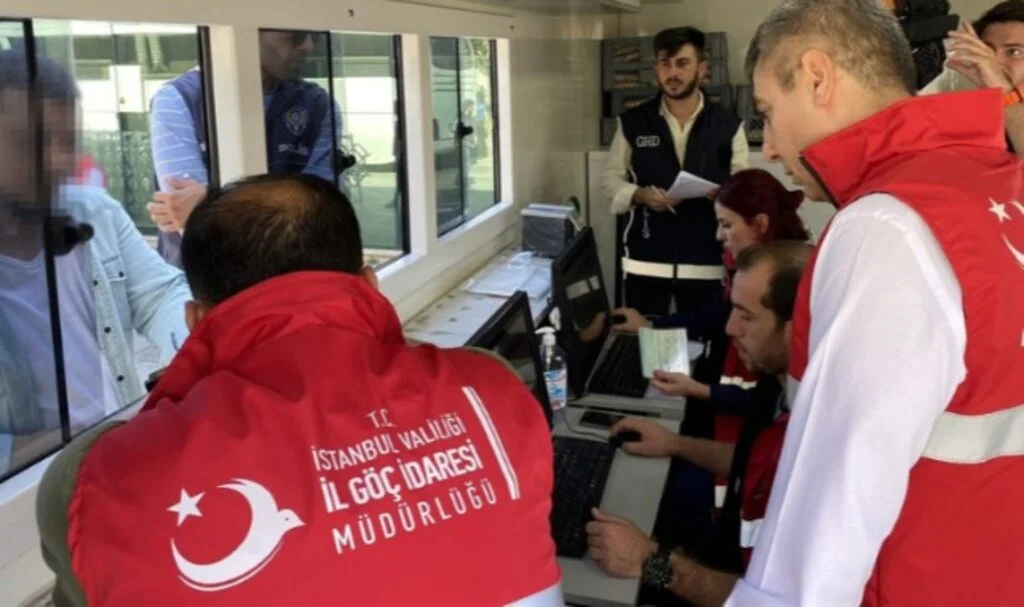 Bayram tatili boyunca 1456 düzensiz göçmen yakalandı
