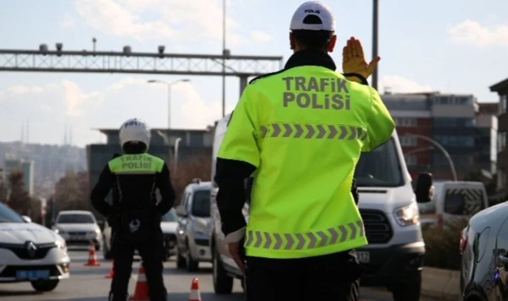 Kurban Bayram’ında yolların güvenliği için 66 bin 92 personel görev başında