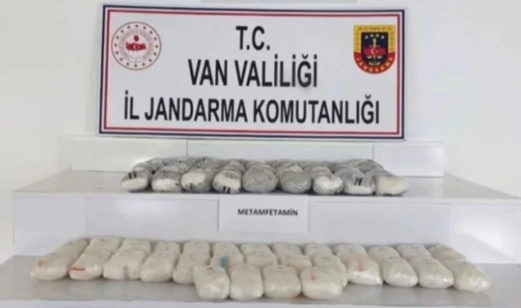 Zehir tacirlerine geçit yok; 911 kilogram uyuşturucu ele geçirildi