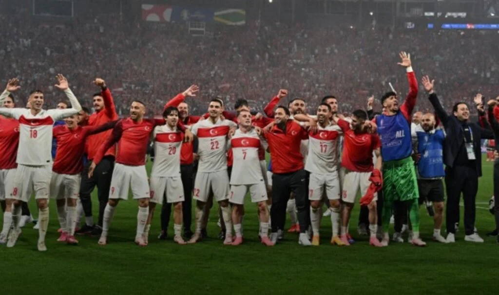 A Millî Futbol Takımı'na tebrik