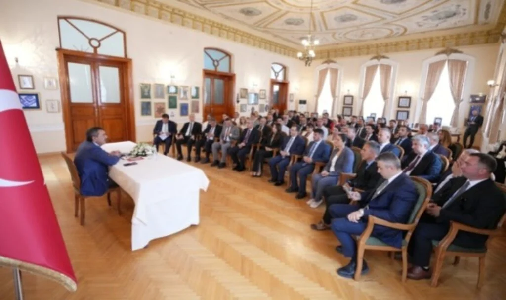Bakan Tekin, İstanbul’da okul müdürleri ile buluştu