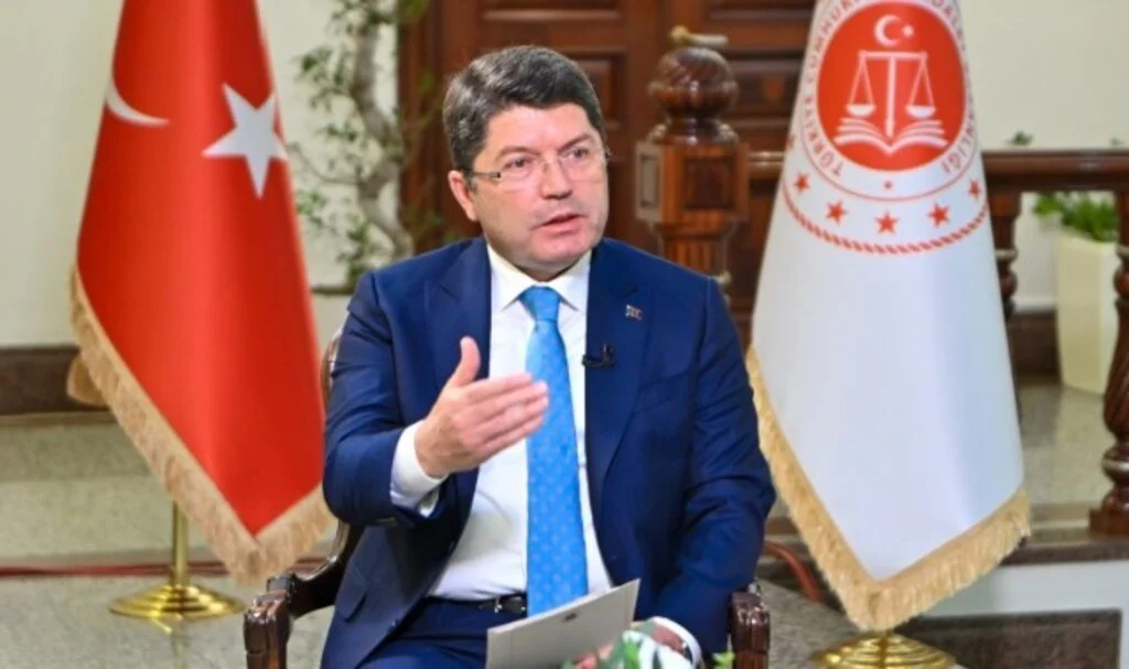 Bakan Tunç: Parlamentomuz dünyaya demokrasi dersi veren bir karara imza attı