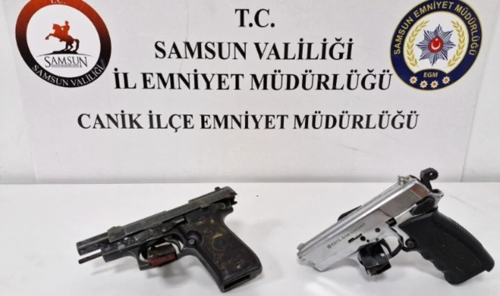 Canik'te 2 ruhsatsız tabanca ele geçirildi