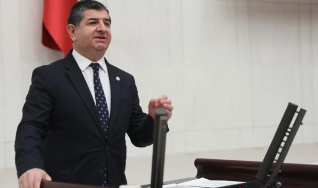 Chp'li Av. Cavit Arı; "Halk Otobüsleri Esnafımız Zor Durumdadır, Acilen Gelir Desteği Arttırılmalıdır."