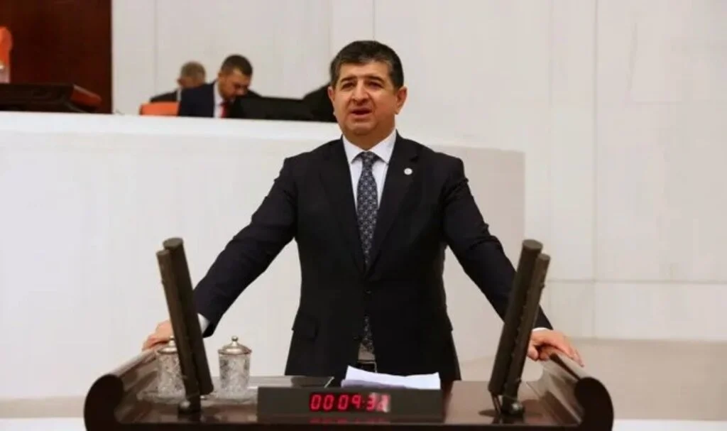 Chp'li Av. Cavit Arı; "Yurt Dışı Çıkış Harcı Arttırılmasın."