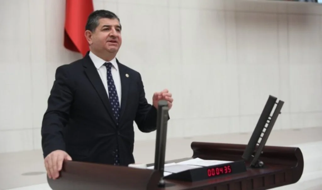 CHP'li Cavit Arı; Tasarruf Genelgesiyle Yerel Basın Bitirilmektedir. Yapacaksanız Tasarrufu İktidar Olarak Siz Kendinizde Yapın