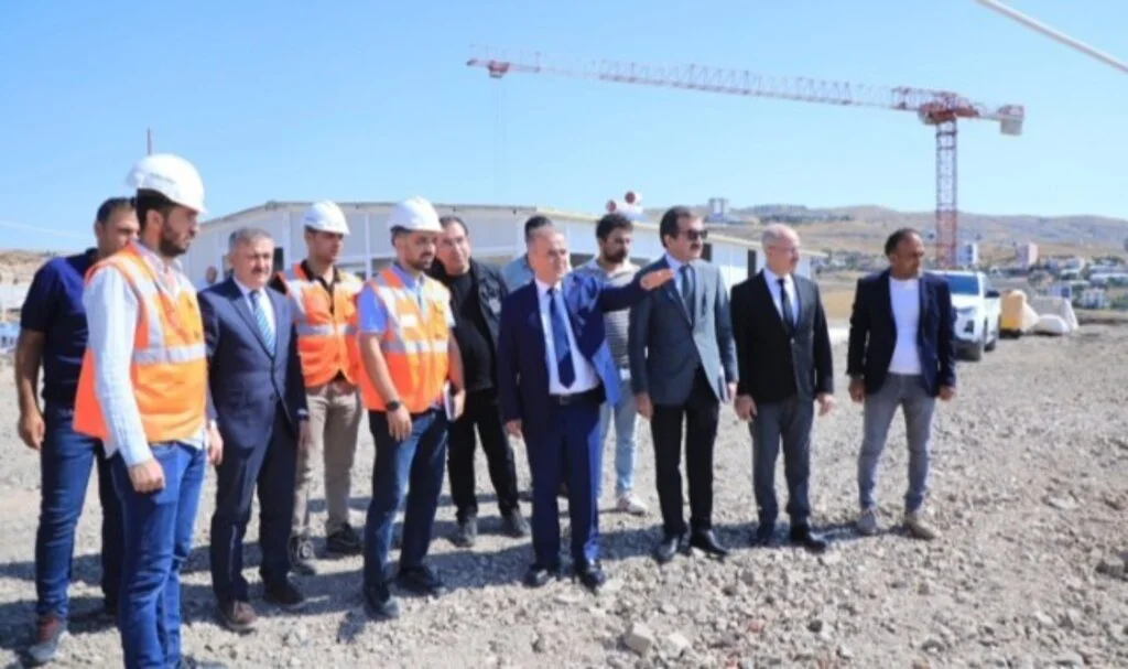 “Deprem konutları için var gücümüzle çalışıyoruz”