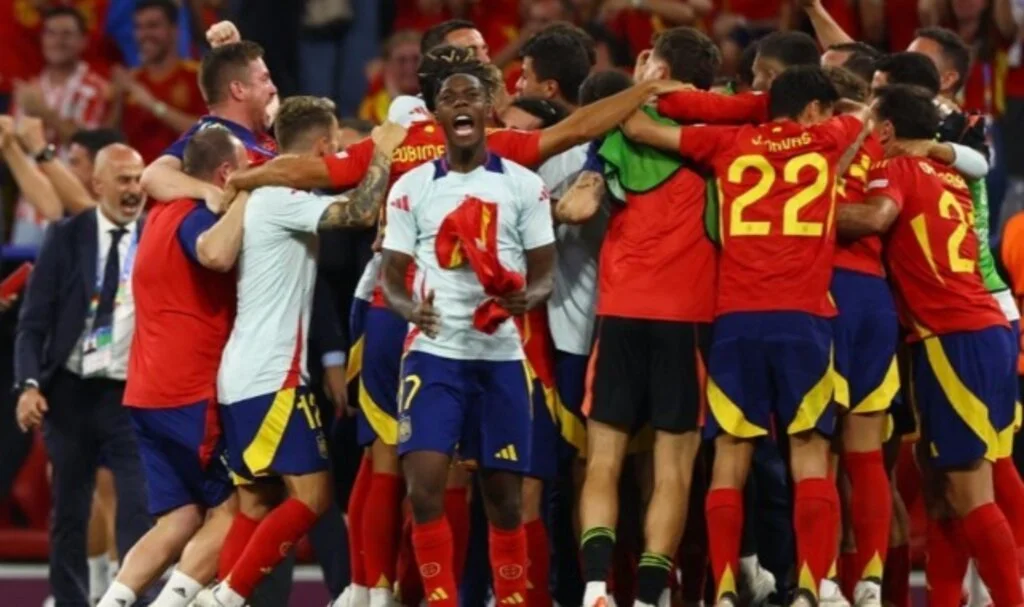 Euro 2024'te İspanya, ilk finalist oldu