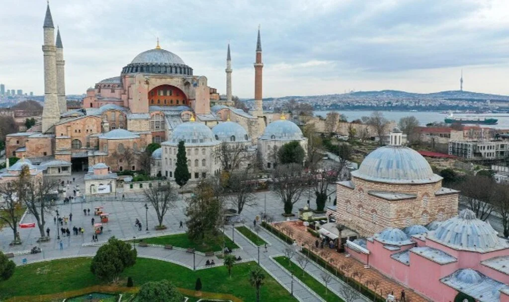 Fethin sembolü Ayasofya Camii’nin ibadete açılmasının 4.yıl dönümü