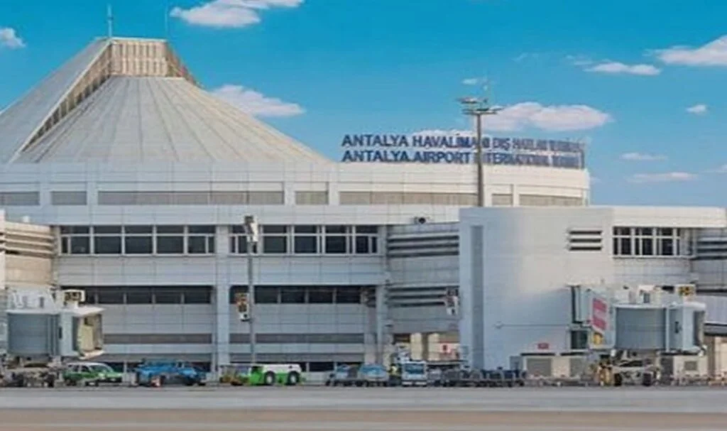 Rekorların Yeri Antalya Havalimanı