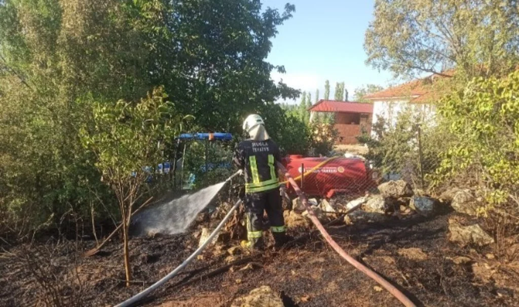  Tankerler ile Yangınların Büyümesi Önlendi