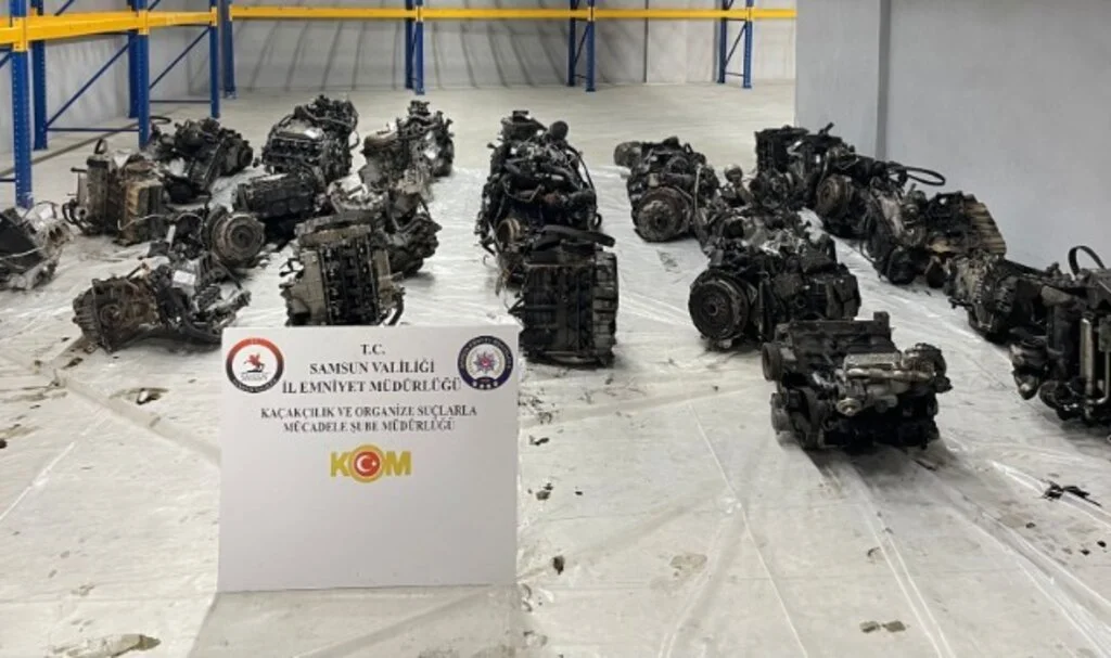 Tekkeköy'de 3 milyon değerinde 32 adet lüks otomobil motoru yakalandı