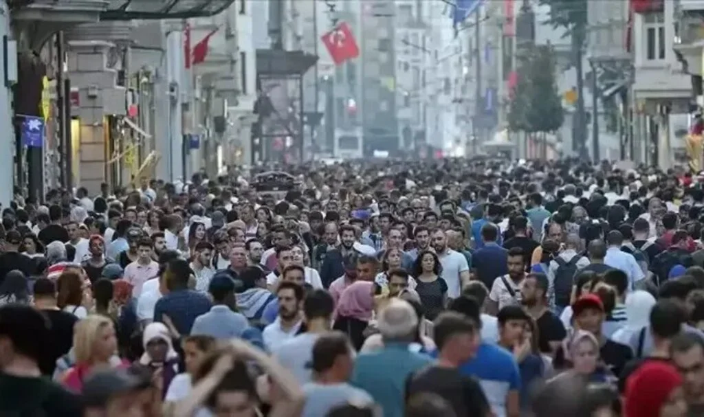Türkiye'nin nüfusu azalacak! 50 milyonun altına düşebilir