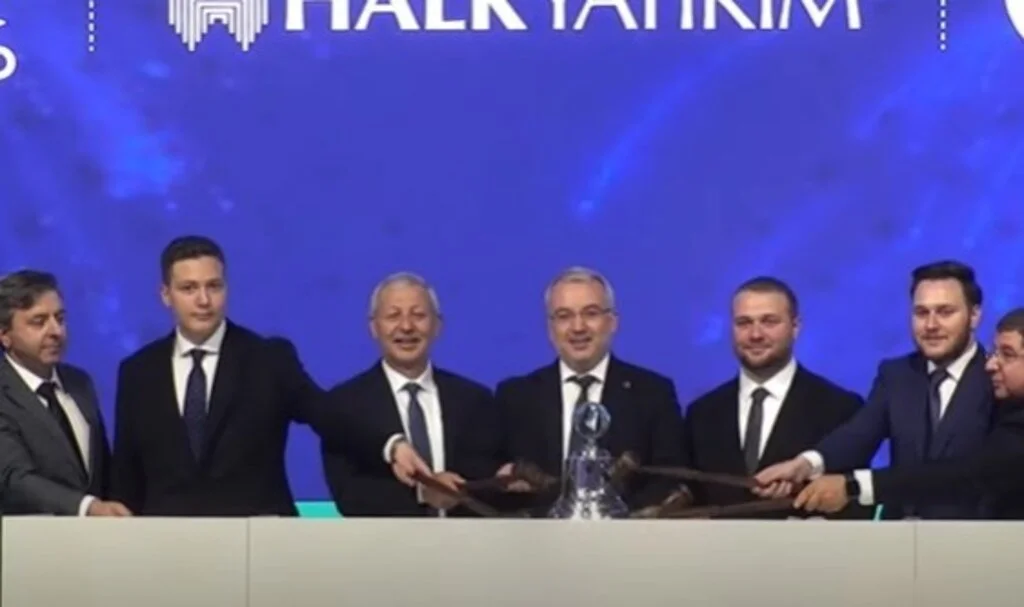 AHES GYO’nun gurur günü; Borsa İstanbul’da gong AHES GYO için çaldı
