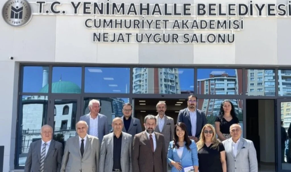 AKK Başkanı Halil İbrahim Yılmaz Yenimahalle Cumhuriyet Akademisini ziyaret etti