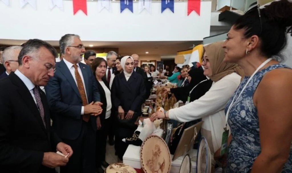 Bakan Işıkhan, Türkiye Yüzyılı'nın Kadınları, Kadın İstihdam Sistemi İş Pozitif Tanıtım Programı ve Fuar Açılışı Programına Katıldı