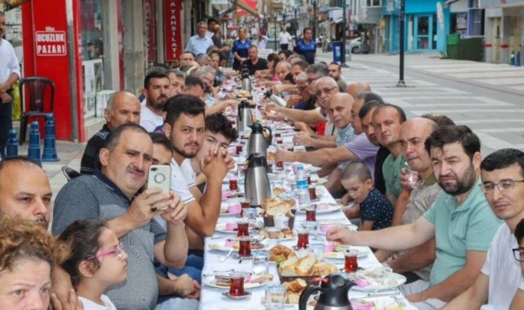 Başkan İbrahim Sandıkçı: "En büyük güç kaynağımız hemşehrilerimizle olan örnek birlikteliğimizdir"