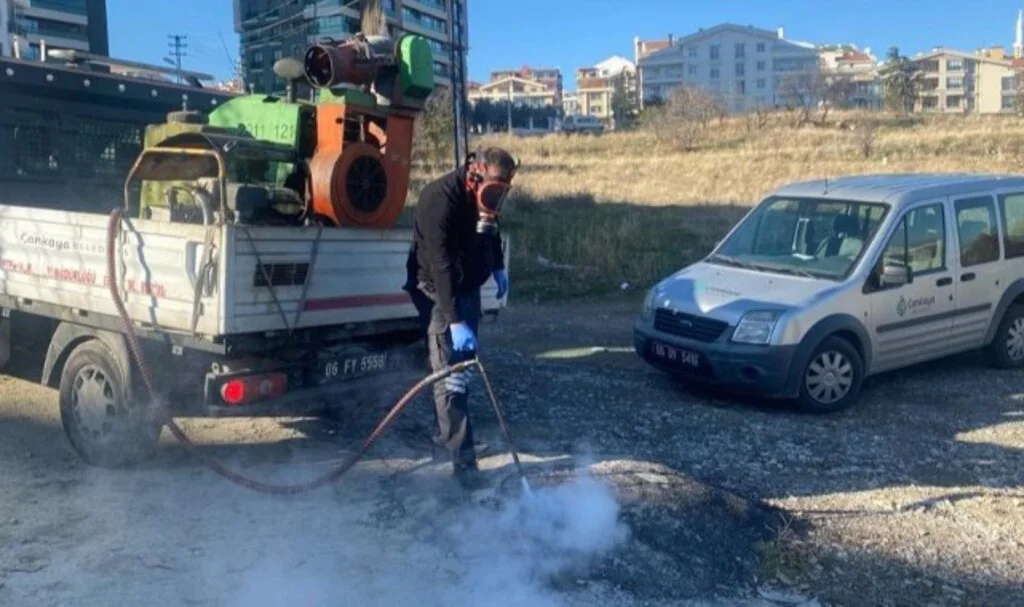 Çankaya Belediyesi İlaçlama Çalışmalarını Sürdürüyor