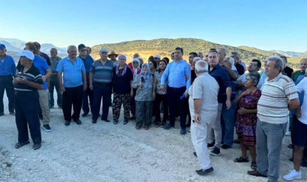 Chp'li Av. Cavit Arı; "Döşemealtı İlçesi Bademaçacı Mahallemizde Halk Sağlığı Tehdit Altındadır!"