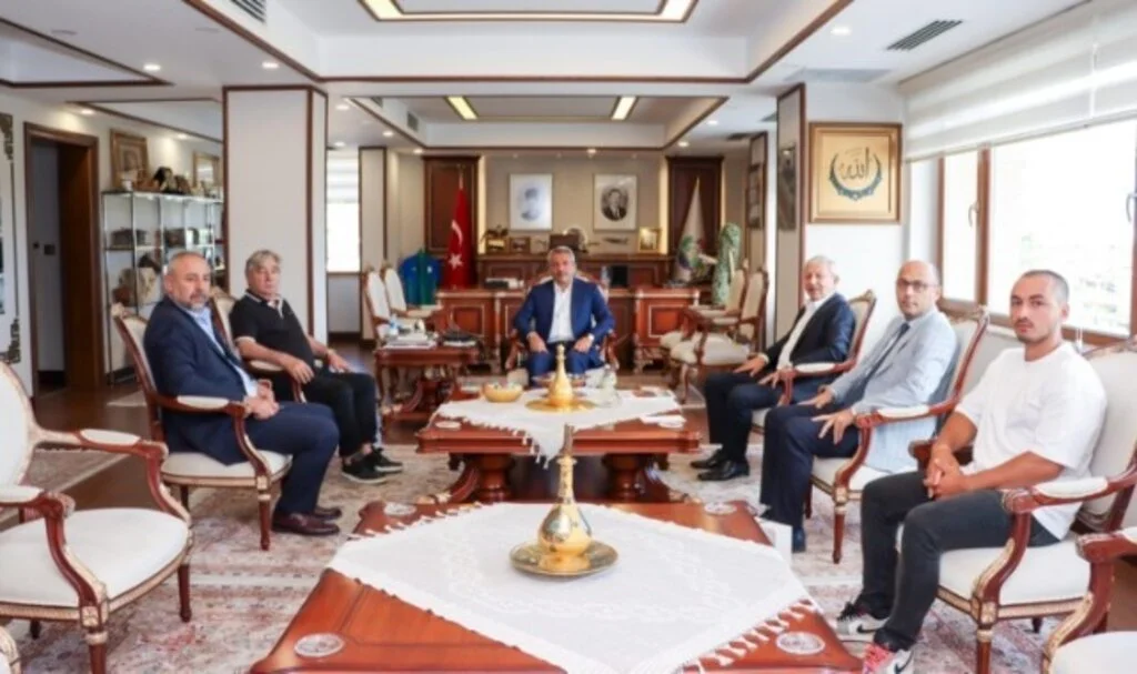 Ekşioğlu Vakfı’ndan Rize protokolüne ziyaret