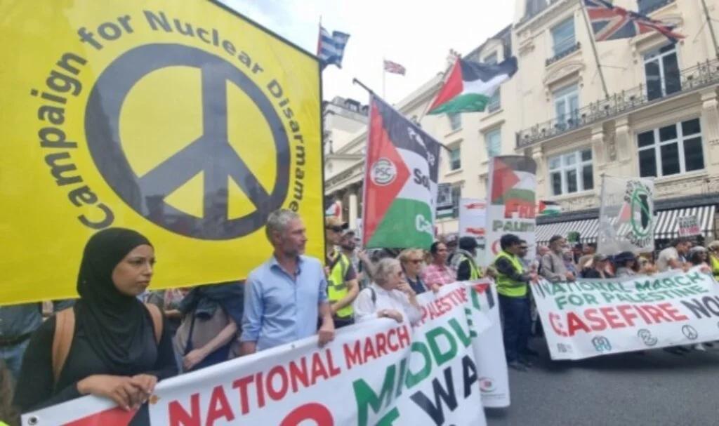 Haniye’nin çağrısıyla Londra’da on binlerce insan Filistin’e ses oldu
