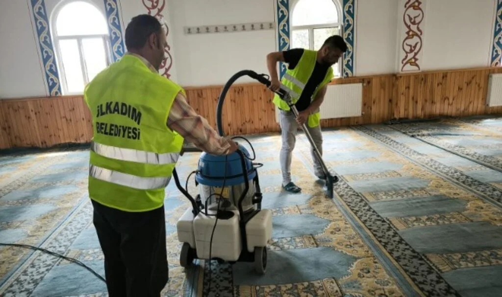 İlkadım’da her gün bir cami temizleniyor