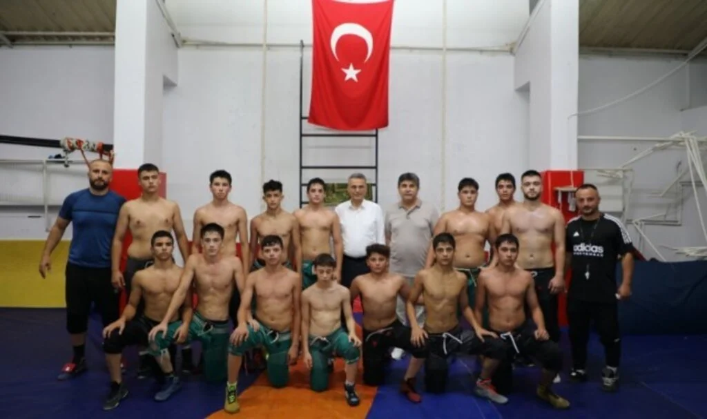 İlkadım’lı güreşçiler madalyaya doymuyor
