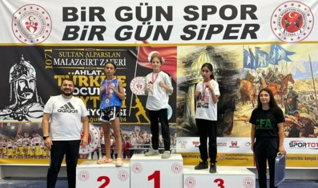 İlkadımlı sporcular Bitlis'ten madalyayla döndü