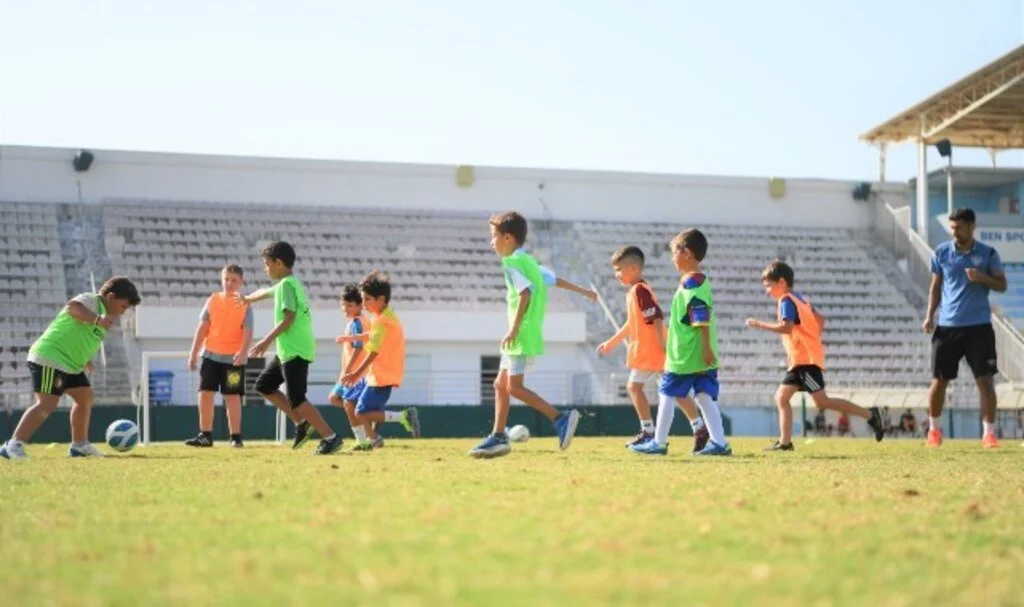 Konyaaltı'nda Çocuklar Spor Yaparak Hayatı Öğreniyor