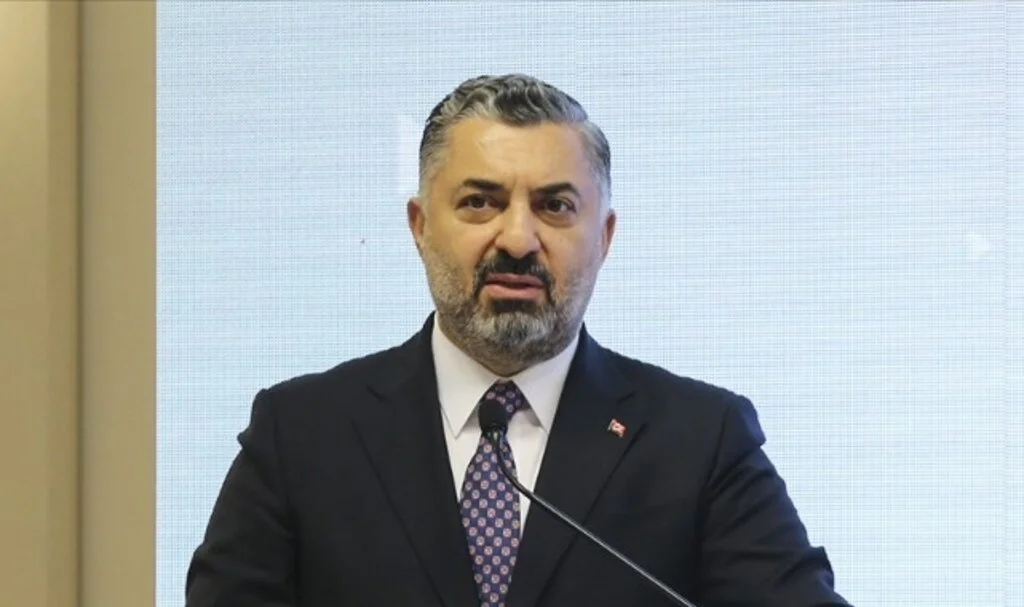 Şahin: Çeşitli adlarla sunulan halk mülakatları, basın etik değerlerine aykırılık teşkil edecek boyutlara ulaşmıştır