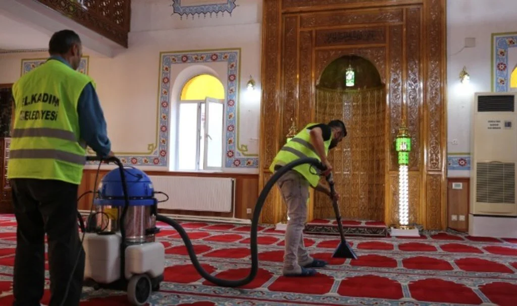 Talep arttı, İlkadım’da cami temizliği günde 3’e çıktı