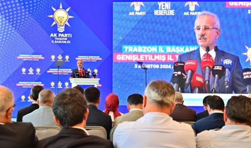 Ulaştırma Ve Altyapı Bakan'ı Uraloğlu Ak Parti Trabzon İl Danışma Meclisinde Konuştu
