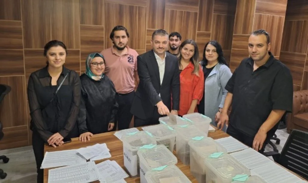 AK Parti İlkadım İlçe Başkanlığı'nda delege seçimi heyecanı