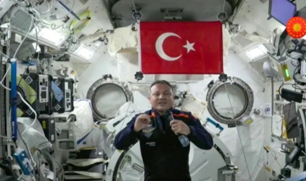 Alper Gezeravcı Uzay Komutanlığı’na atandı