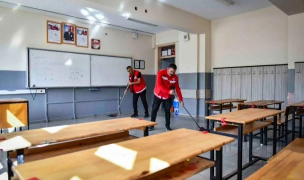 Ankara Büyükşehir Belediyesi 48 okulu daha temizledi