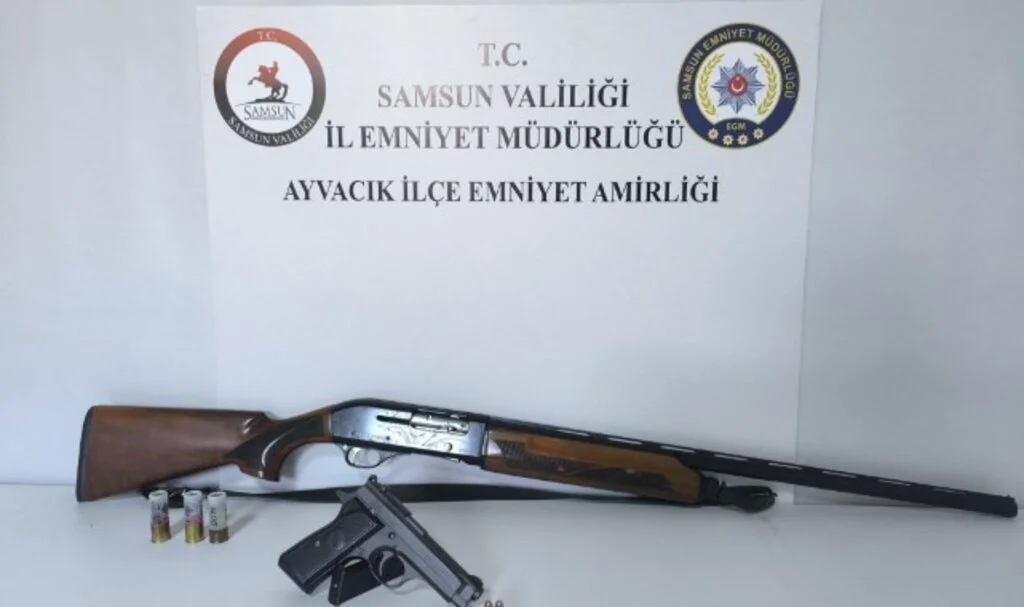 Ayvacık'ta Asayiş Uygulaması: Ruhsatsız Silah ve Mermiler Ele Geçirildi